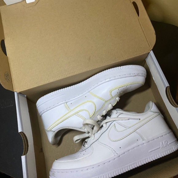 Air force 1's - Picture 5 of 5
